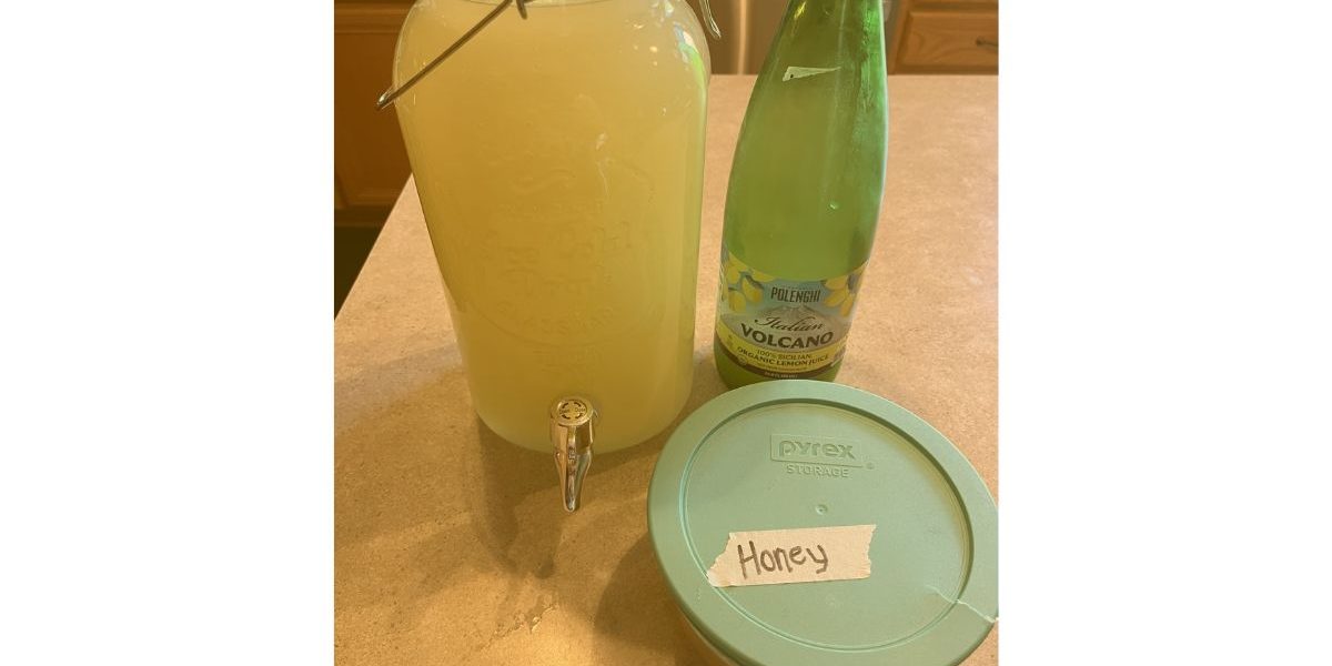 Homemade lemondade with lemon juice and honey
