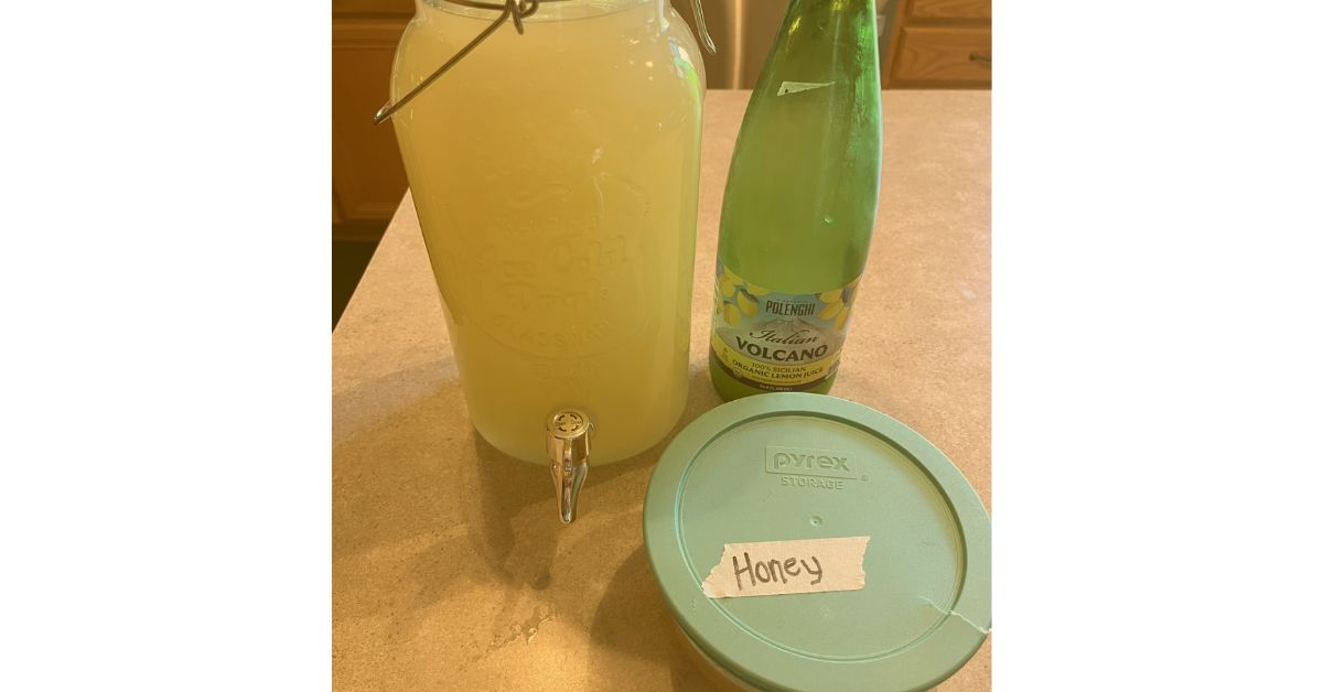 Homemade lemondade with lemon juice and honey