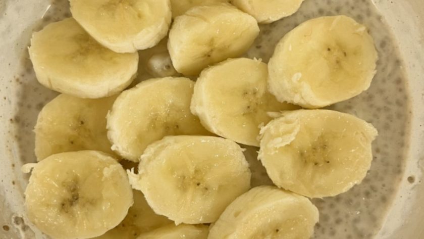 Chia seed pudding with banana topping